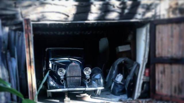 U štali pronađeno tri vrlo rijetka Bugattija, a sada kreću i na aukciju