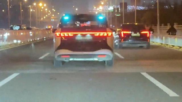 Apollo Go robotaxis stop in the middle of traffic due to a system failure