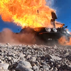 Može li Jaguar S-Type preživjeti napad 20-milimetarskog Vulcana