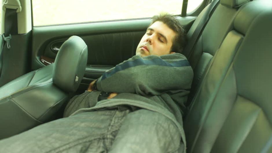 Ilustracija - spavanje u autu | Author: Shutterstock