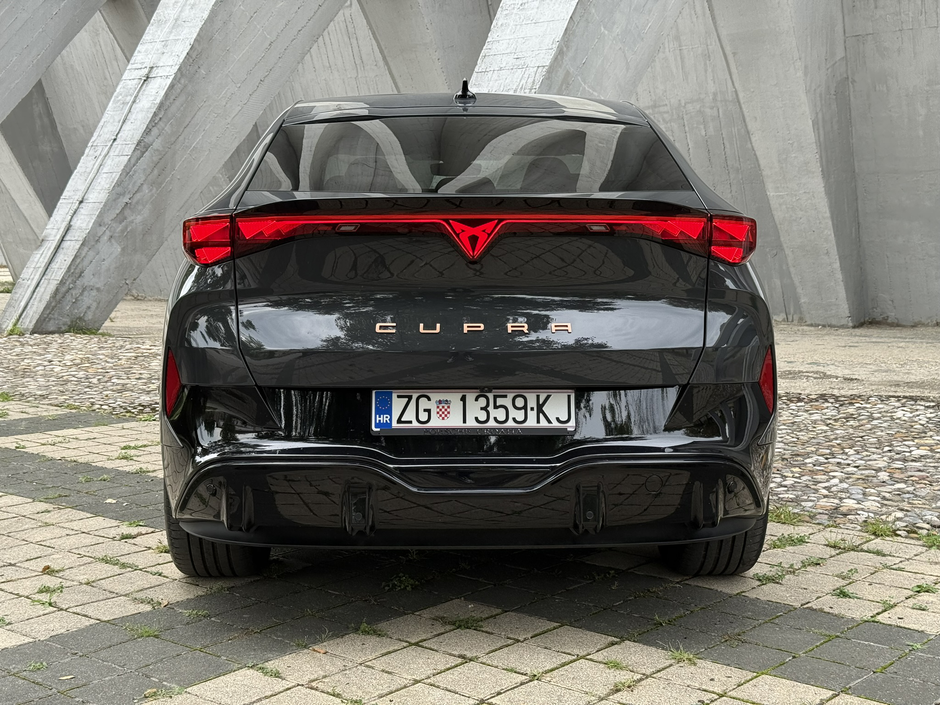 Author: Dubravko Kolarić