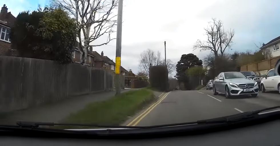 VIDEO: Mrtva pijana usred bijela dana upravljala vozilom