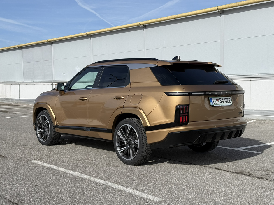 Author: Dubravko Kolarić